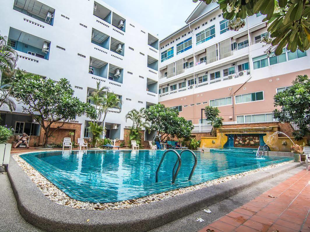 Sutus Court 5 Hotel Pattaya Eksteriør billede