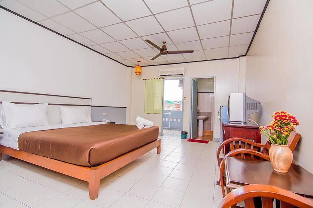 Sutus Court 5 Hotel Pattaya Eksteriør billede