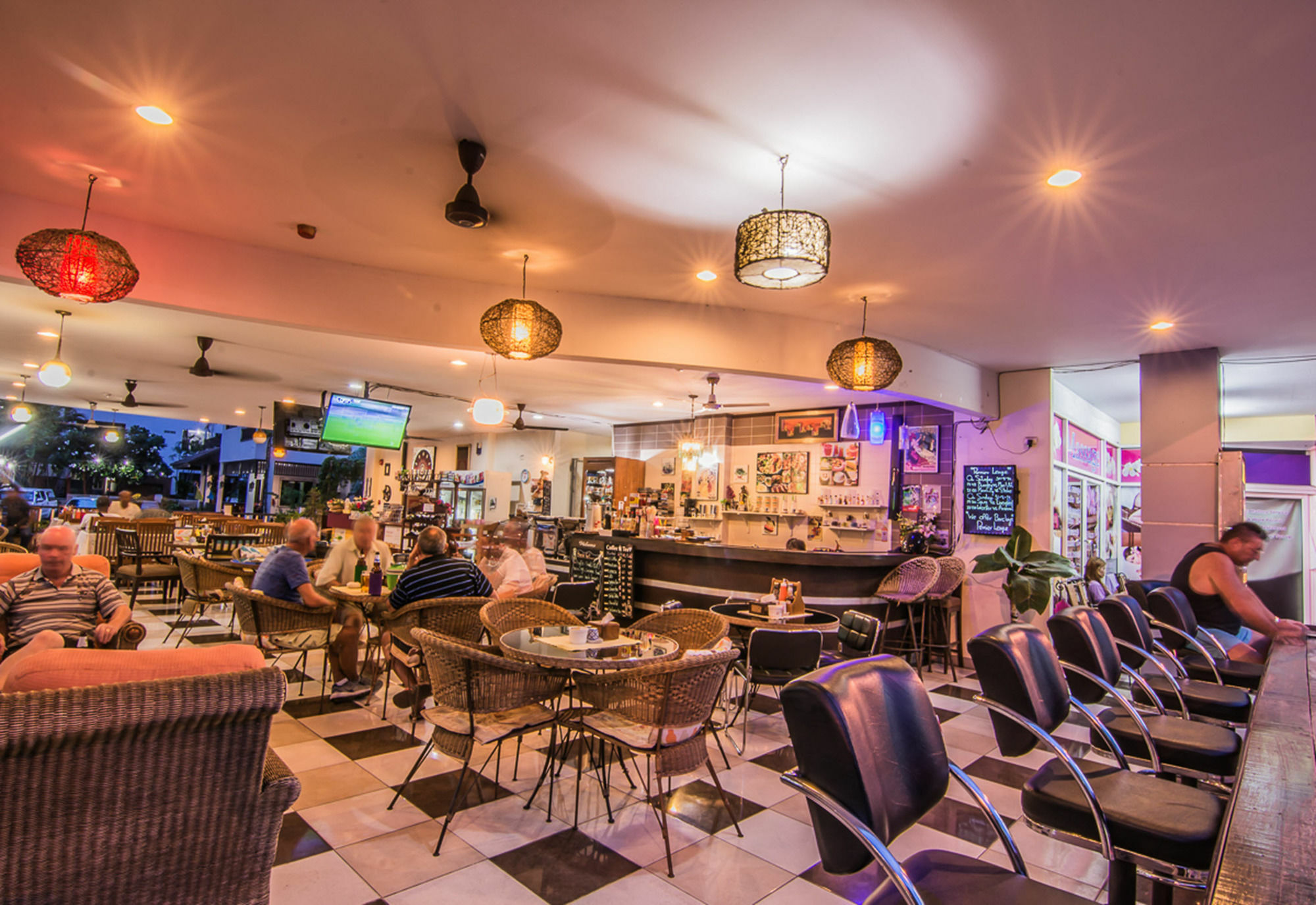Sutus Court 5 Hotel Pattaya Eksteriør billede