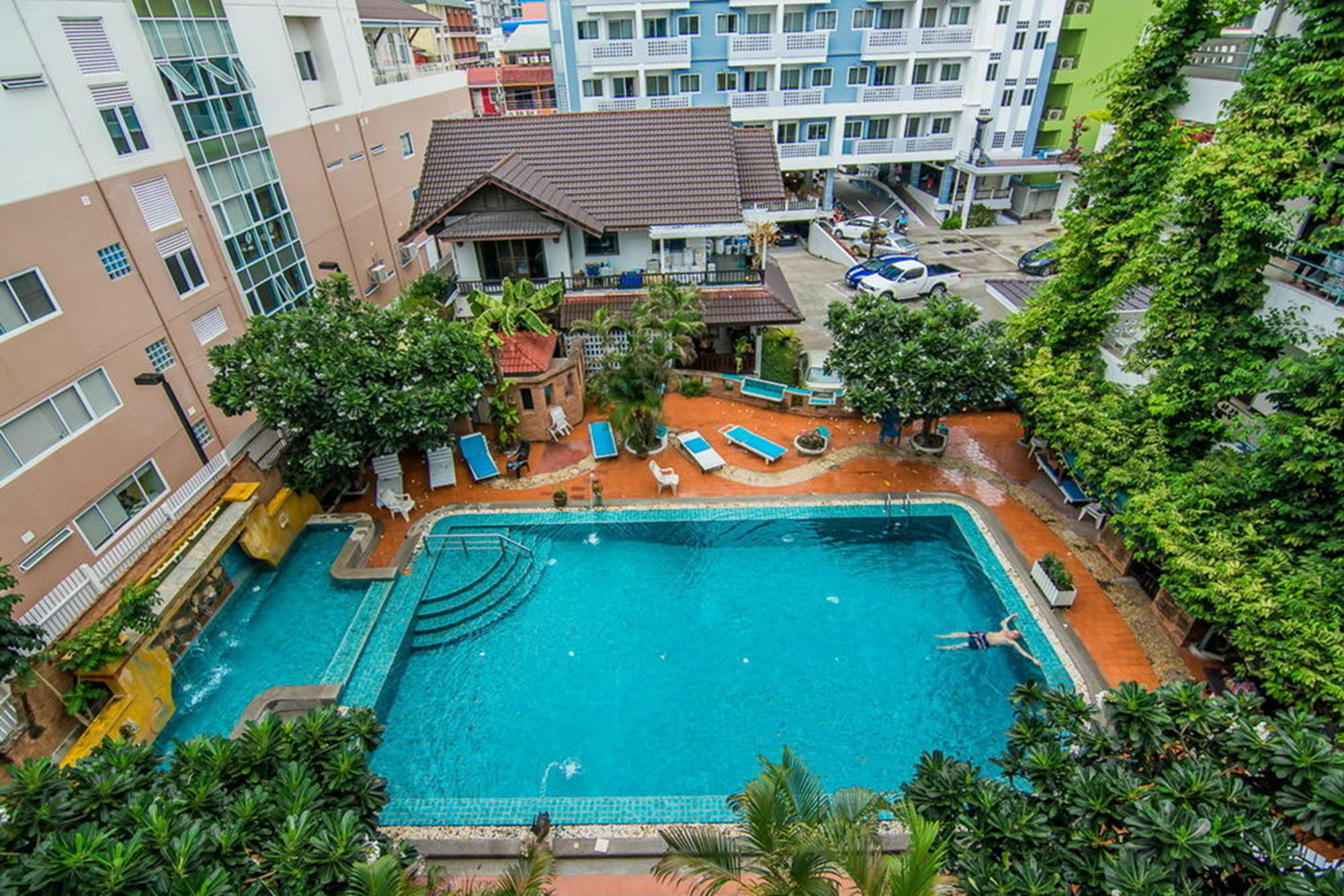 Sutus Court 5 Hotel Pattaya Eksteriør billede