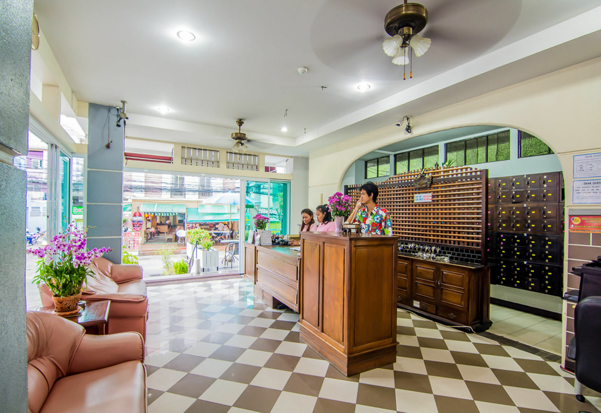 Sutus Court 5 Hotel Pattaya Eksteriør billede