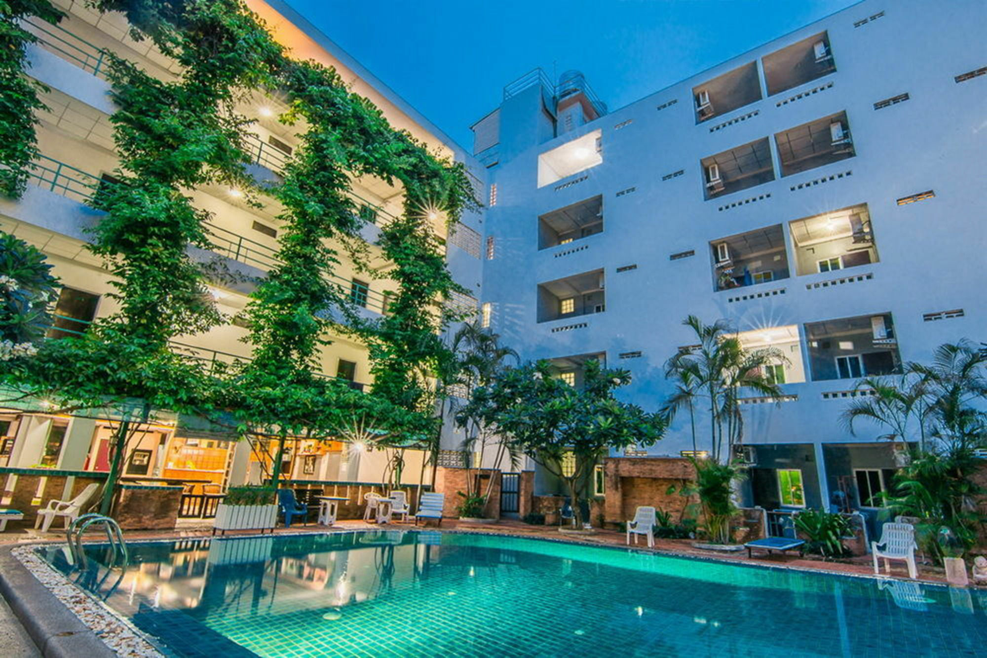 Sutus Court 5 Hotel Pattaya Eksteriør billede